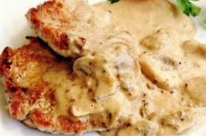 Cotlet in sos de ciuperci cu bacon prajit si  cus cus