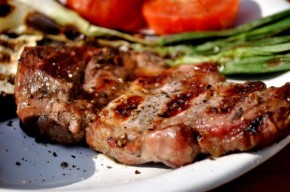 Ceafa la gratar si cartofi aurii