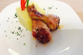 Pui cu mujdei si cartofi taranesti