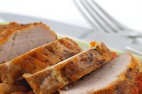 Cotlet de porc cu sos brun, ciuperci si orez cu legume