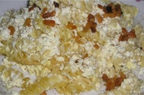 Spirale cu branza si smantana cu slanina prajita