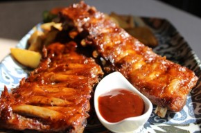 Scarita de porc si cartofi la cuptor